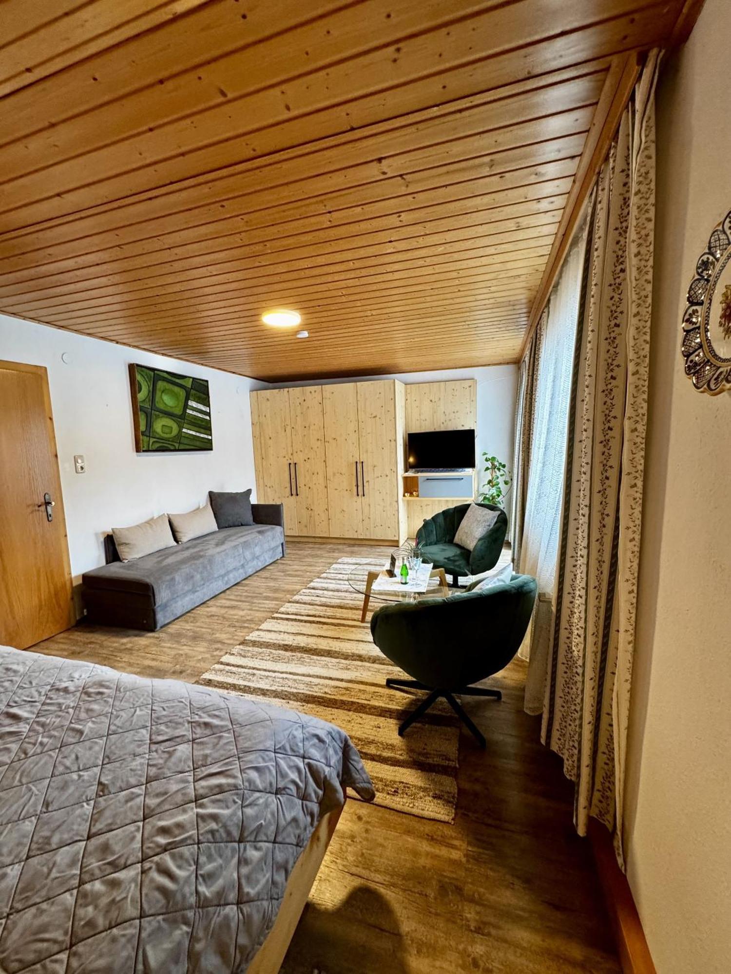 Heli'S Holiday Suites, 8992 Altaussee, Suites "Dachstein", "Sarstein", "Trisselwand" Room photo